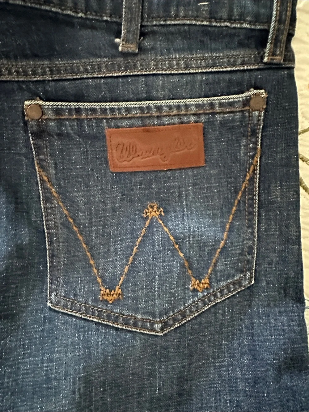 Wrangler Relaxed Fit Men's Jeans - Indigo Blue
